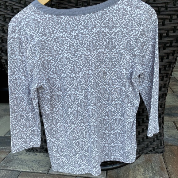 Top - Picture 2 of 2